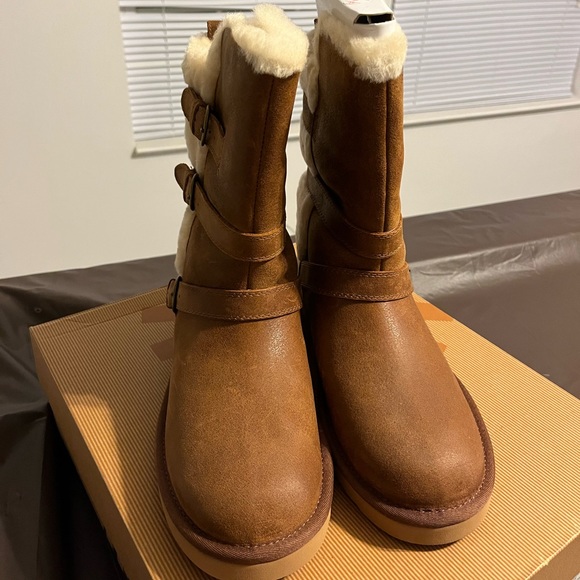 New ugg lamb skin boots real fur - Picture 1 of 5